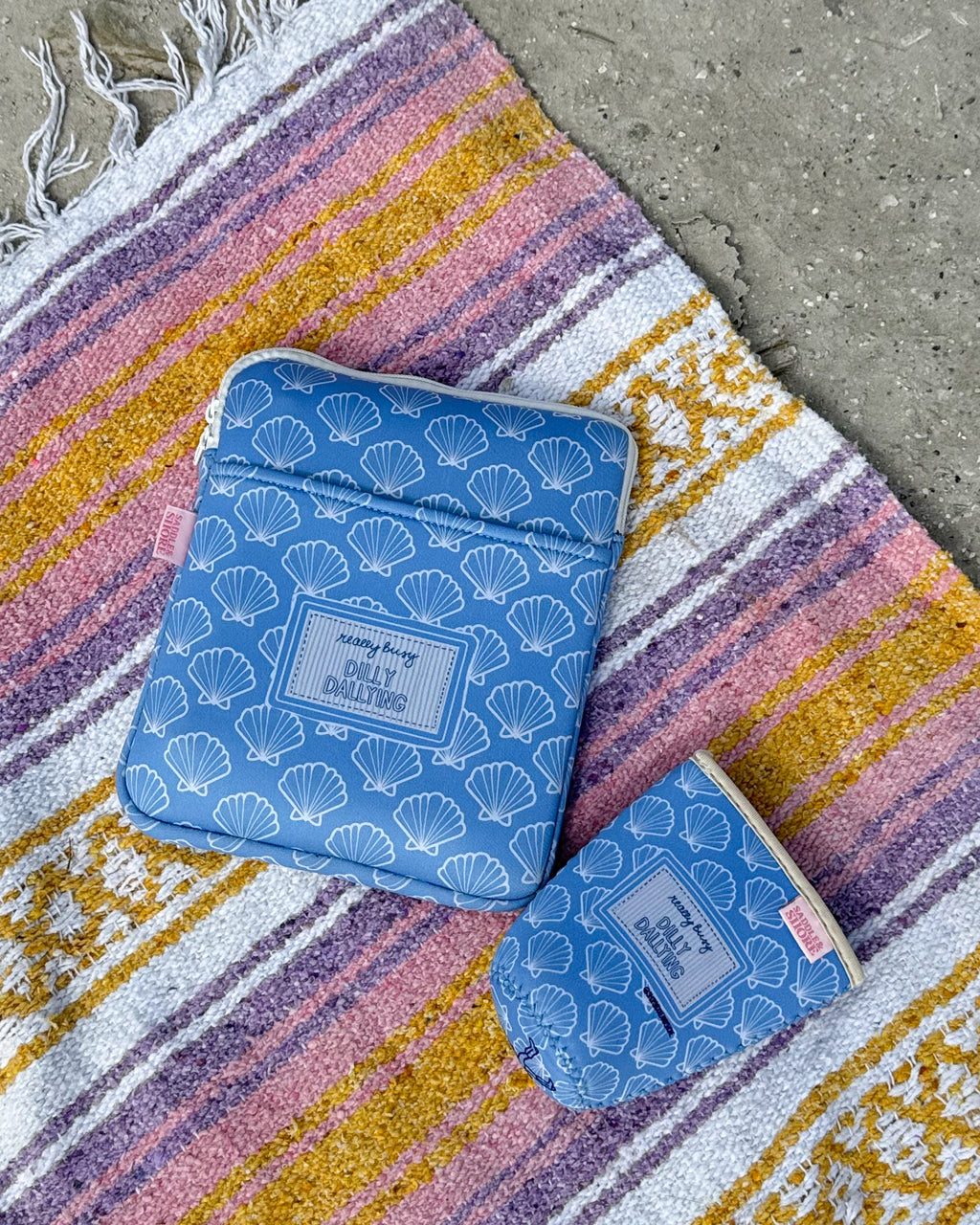 ‘Dilly Dally’ Sidekick Sleeve